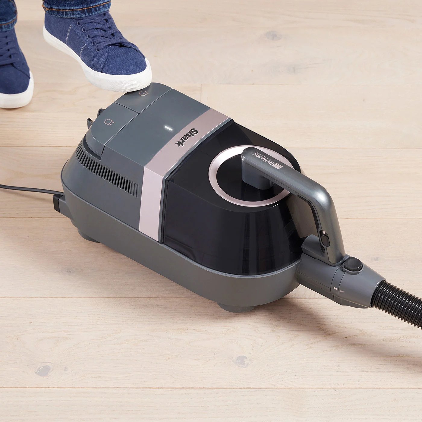 Shark Bagless Cylinder Vacuum Cleaner with Dynamic Technology, Pet Model CV100UKT Snellings