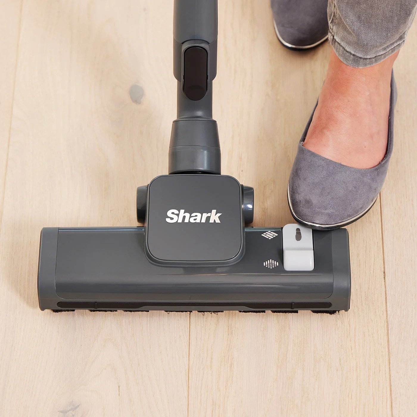 Shark Bagless Cylinder Vacuum Cleaner with Dynamic Technology, Pet