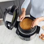 Make a cake in the Ninja OL750UK multi cooker