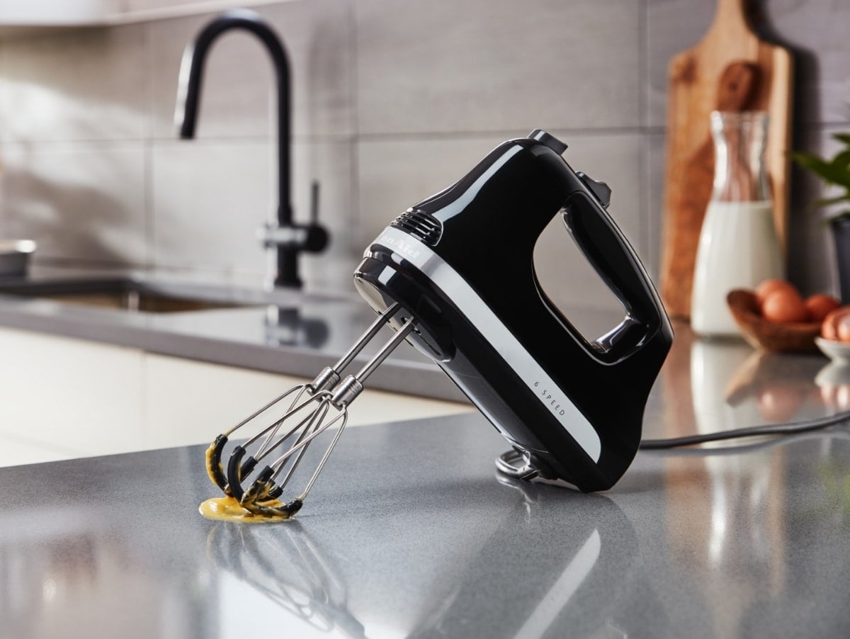 KitchenAid 6 Speed Hand Mixer & Flex Edge Beaters in Empire Red