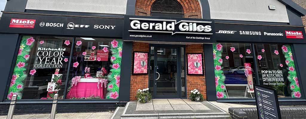 https://www.geraldgiles.co.uk/app/uploads/2023/10/Current-Showroom-Outside_web.jpg