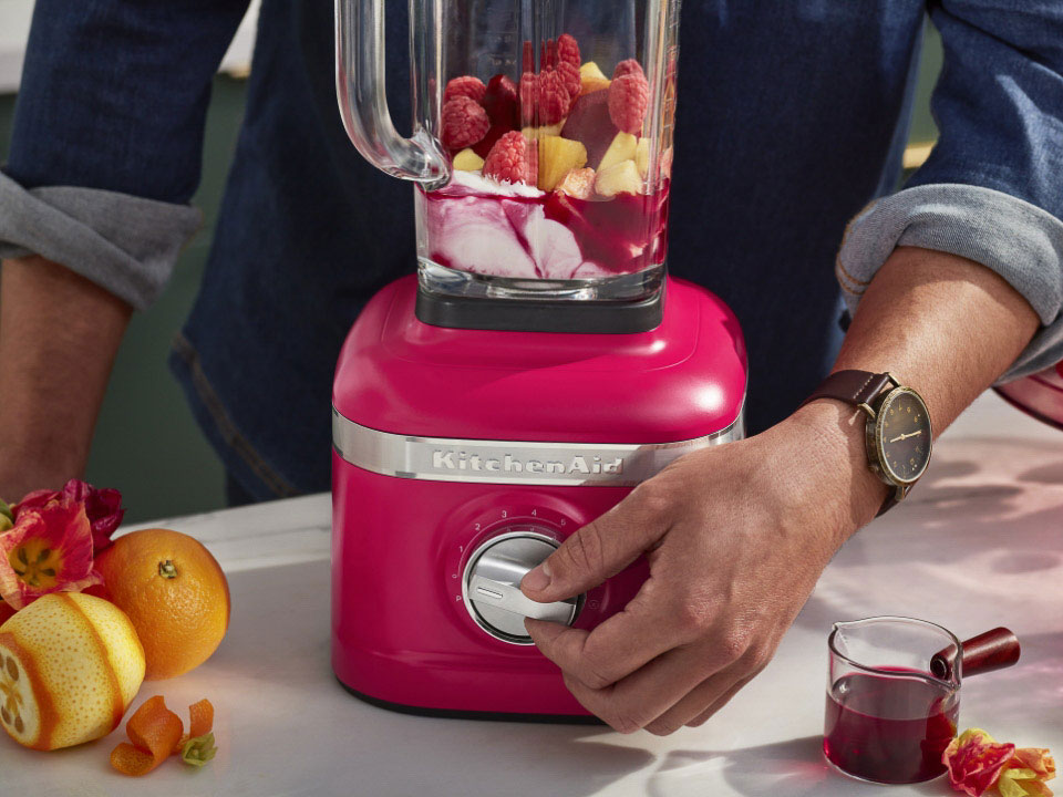 KitchenAid K400 blender in hibiscus colour of the year 2023