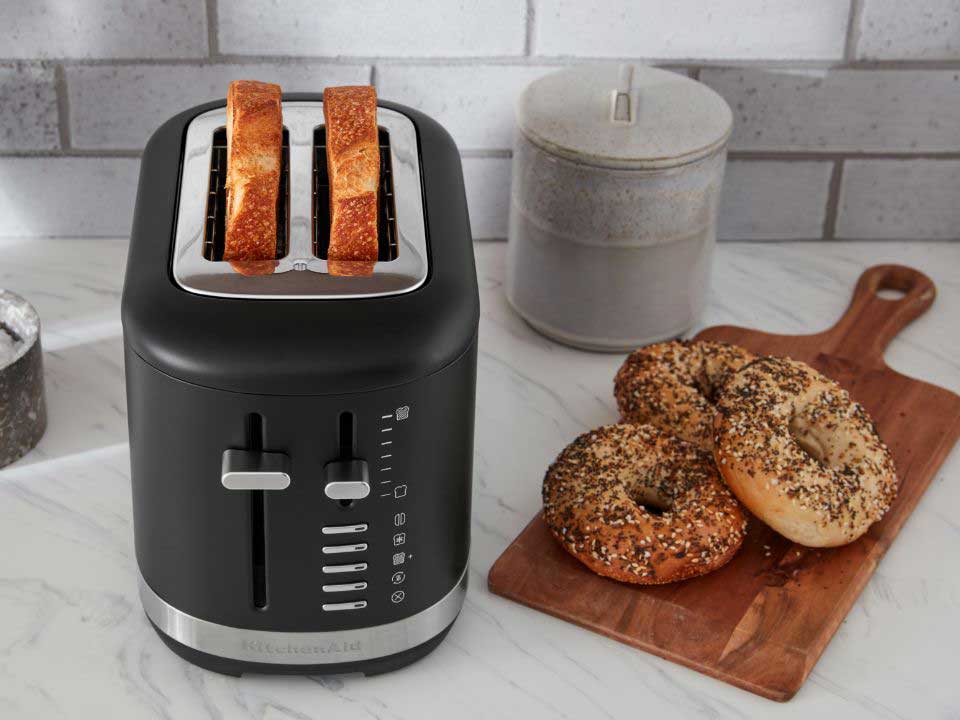 2 slot toaster from KitchenAid