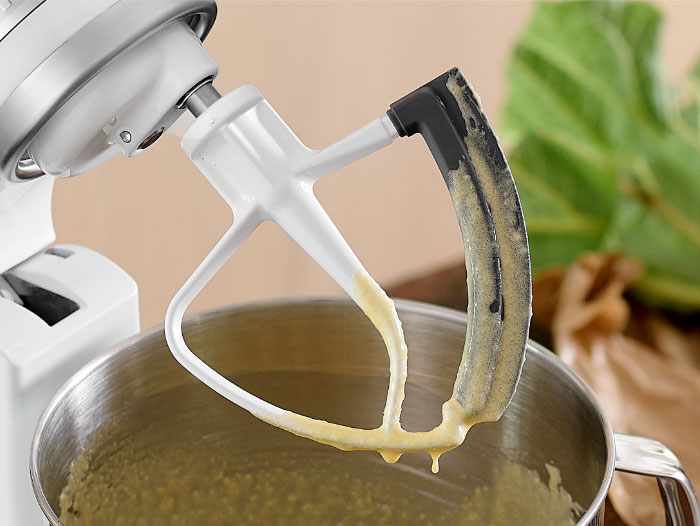 Flex edge beater for scrapping the bowl edges when mixing