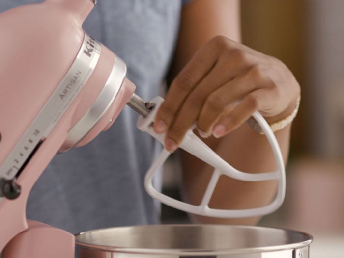 How to swap mixer accessories