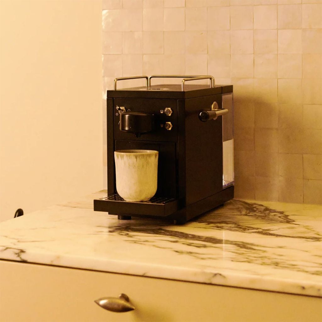 Sjostrand pod coffee machine  with 1.2l water tank