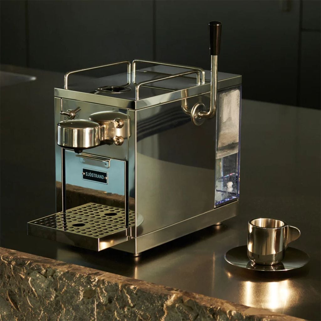 Sjostrand pod coffee machine  with 1.2l water tank