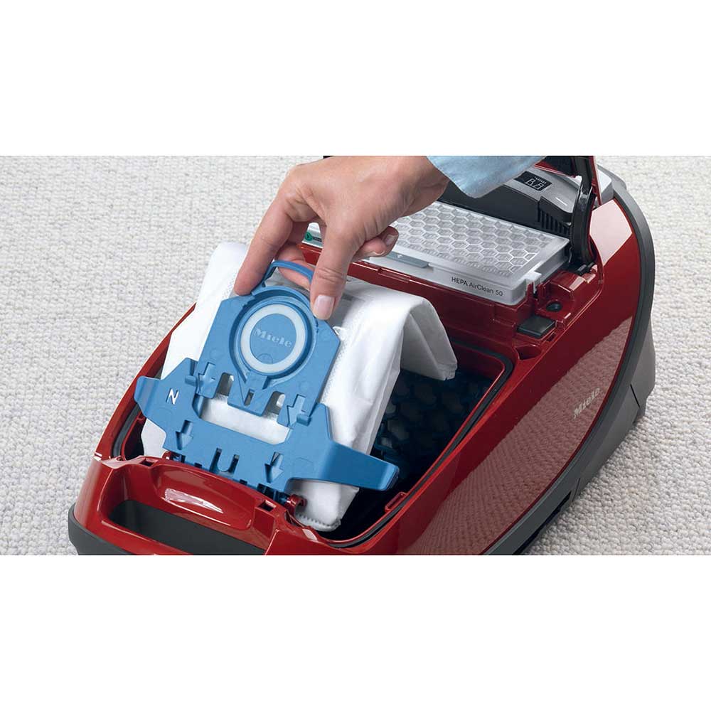 Miele Complete C3 Cat & Dog Pro 890W Cylinder Vacuum Cleaner With Turbo