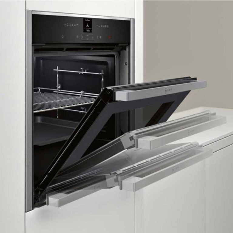 Neff B57CR22N1B BuiltIn Electric Oven With Slide & Hide & Pyrolytic